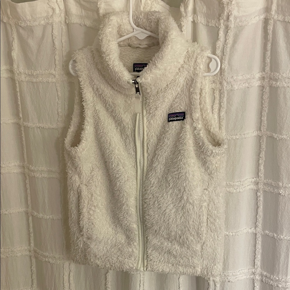 Patagonia Kids white Fuzzy Fleece Vest